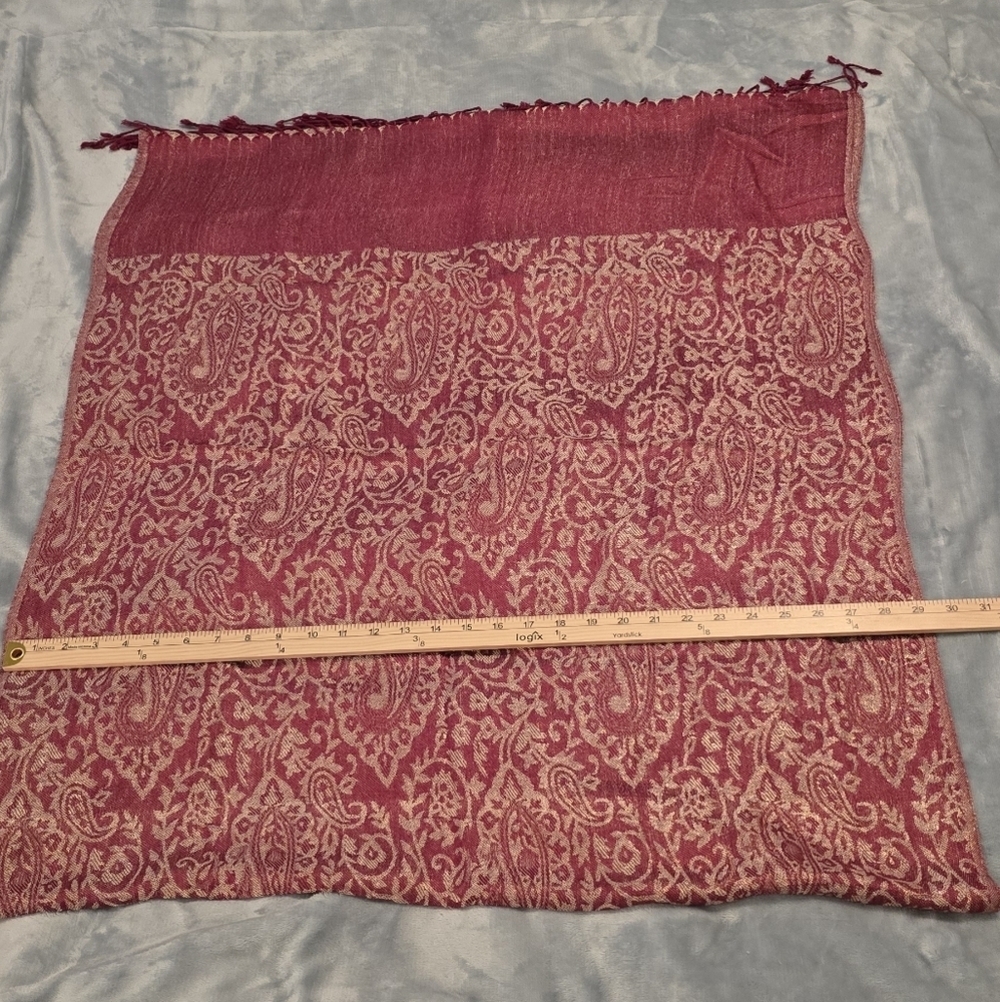 Red & Shimmering Gold Wrap, Light Weight (1105) - Picture 2 of 4